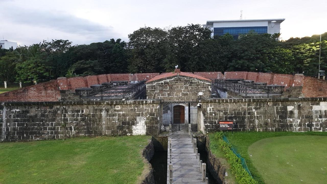 Usa Embassy Front Suite Pearl Of The Orient Manila Exterior photo